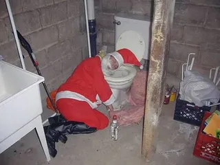 Бухой дед мороз унитазник