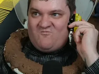 Обосранец