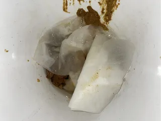 друг насрал