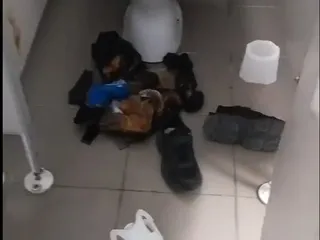 Школьник обасрался