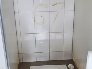 67 В туалете торговова центра