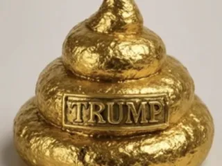 Трамп золотая какашка